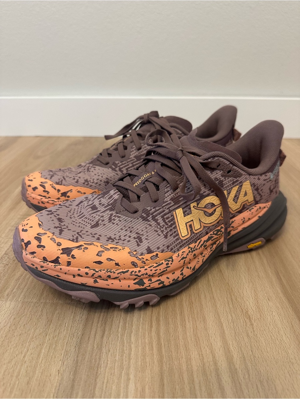 Hoka One One Speedgoat 6 GTX Low Womens Size 9.5 B Running Shoes Hiking Quartz